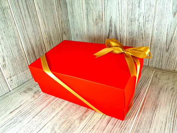 Подарункова коробка (червона) 23*14*9 см 4206-1 фото