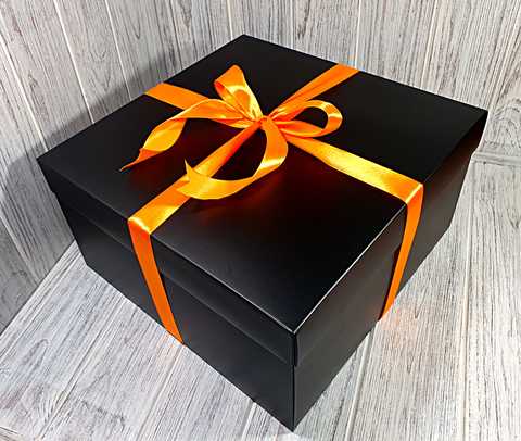 Почему выгодна специальная коробка (подарочная) оптом?
